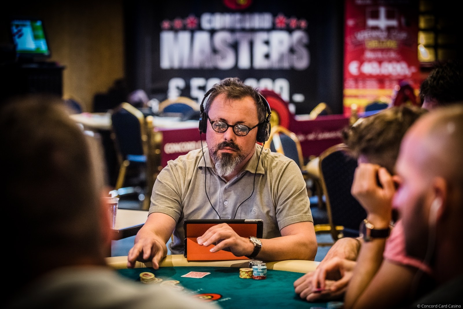 Ferhat Yilmaz takes over the Concord Masters chip lead